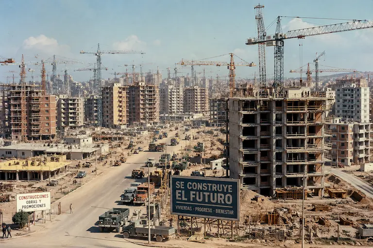 Construcción de vivienda en España durante los años 70 y 80, etapa clave del porcentaje sueldo vivienda España