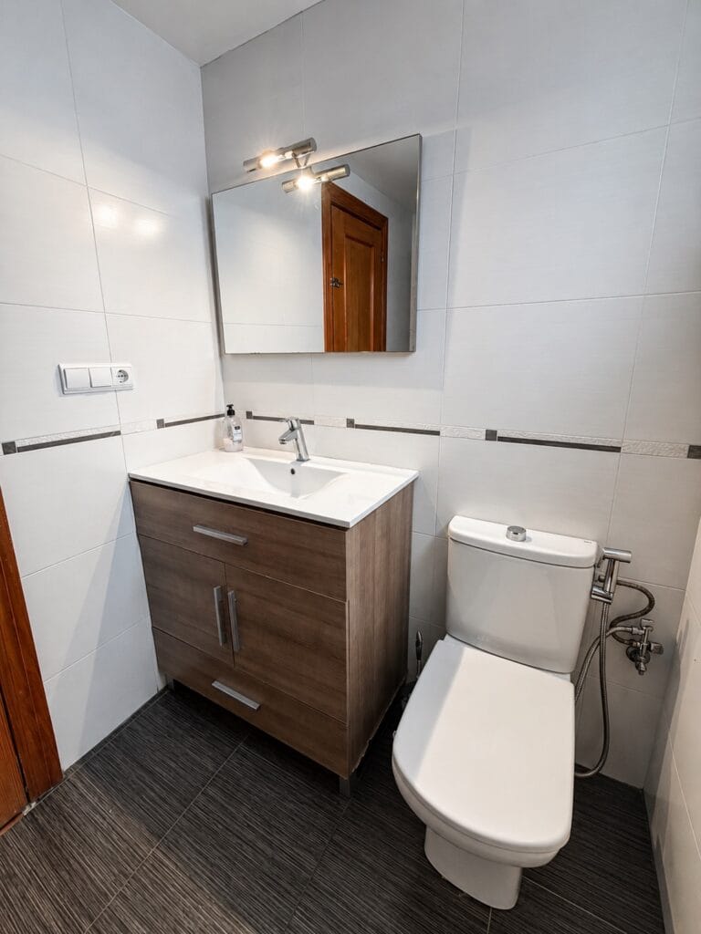 Habitación relajante con muy buena iluminación — foto 6