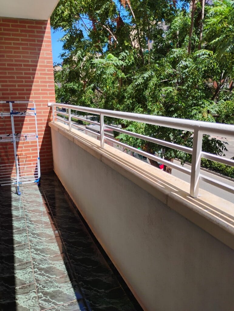 Alquiler amplia habitación en Ab, zona Feria — foto 3