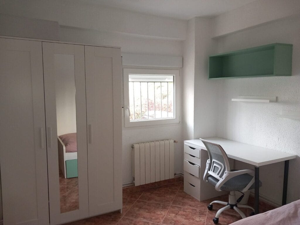 Piso con 3 habitaciones, se alquila una de ellas solo para el mes de agosto — foto 1