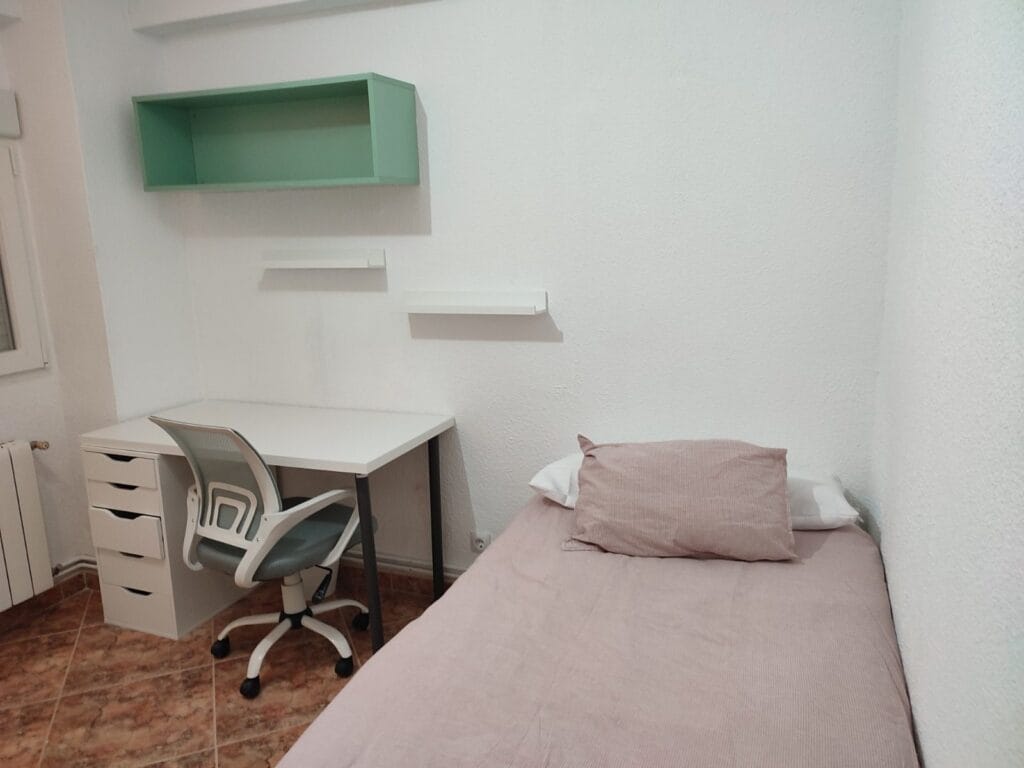 Piso con 3 habitaciones, se alquila una de ellas solo para el mes de agosto — foto 2