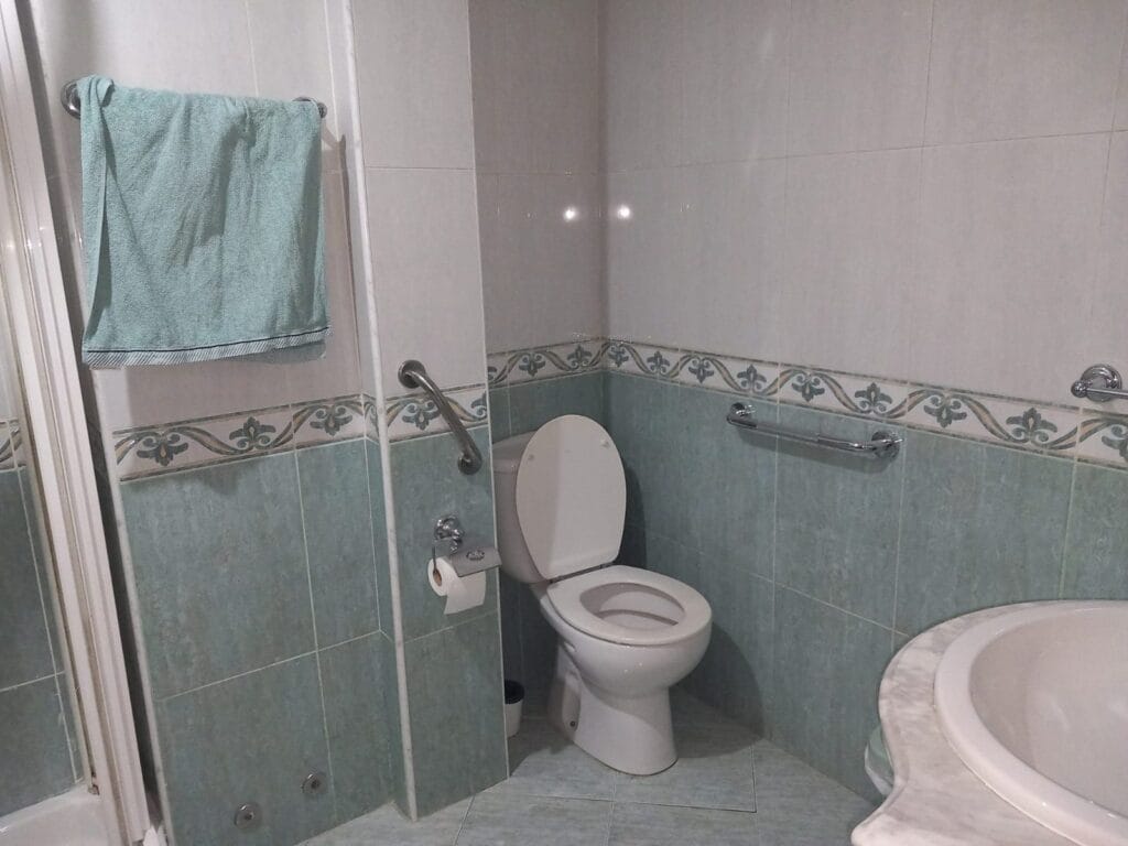 Piso con 3 habitaciones, se alquila una de ellas solo para el mes de agosto — foto 4