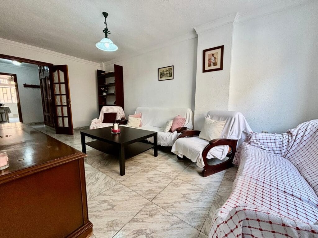 PISO EN TIRO PICHÓN DE 3 HABITACIONES Y 2 BAÑOS PARA TEMPORADA ESCOLAR — foto 2
