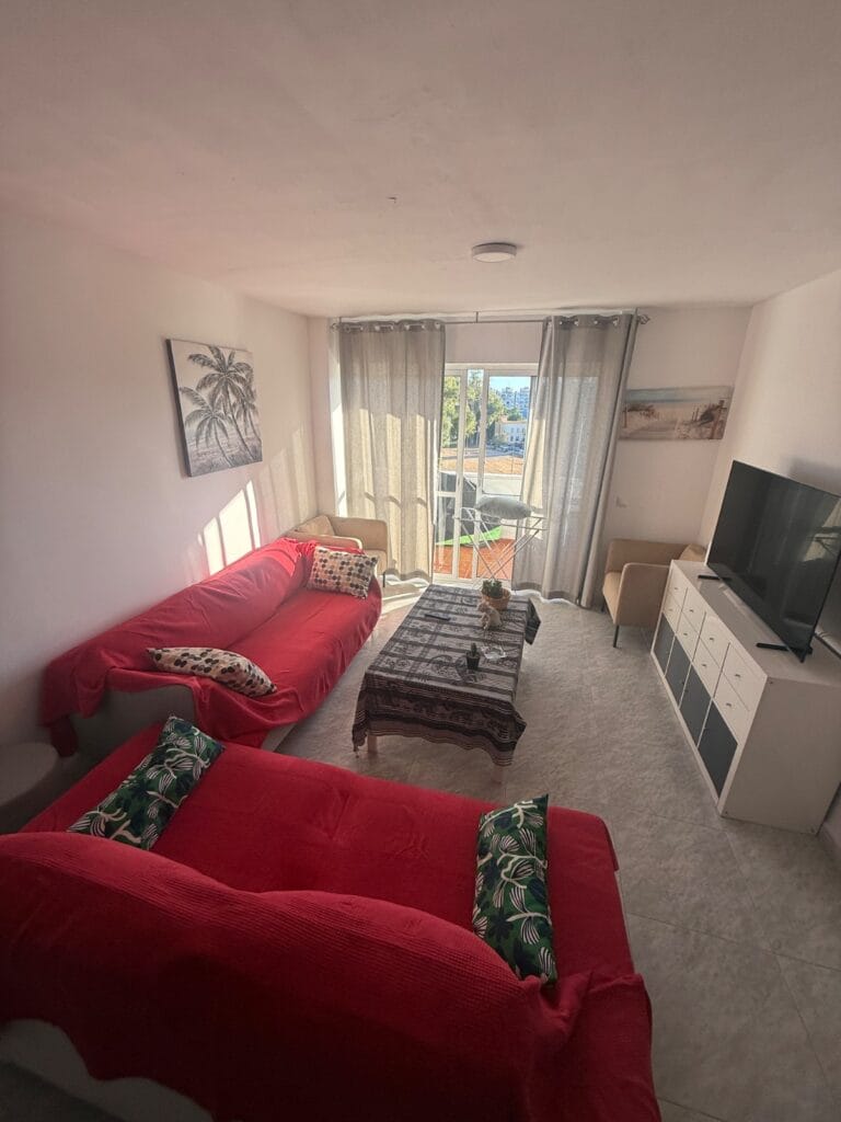 Se alquila habitación solo Agosto — foto 3
