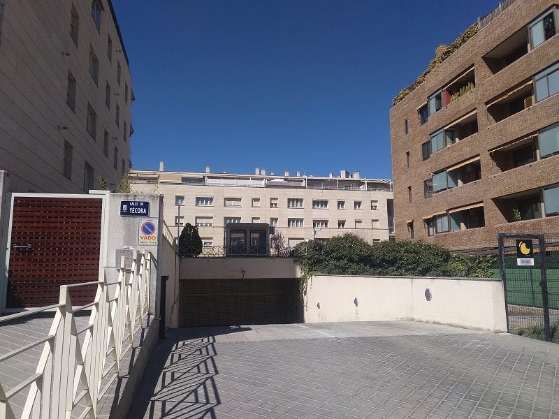 Garaje de moto en Las Rejas — foto 1