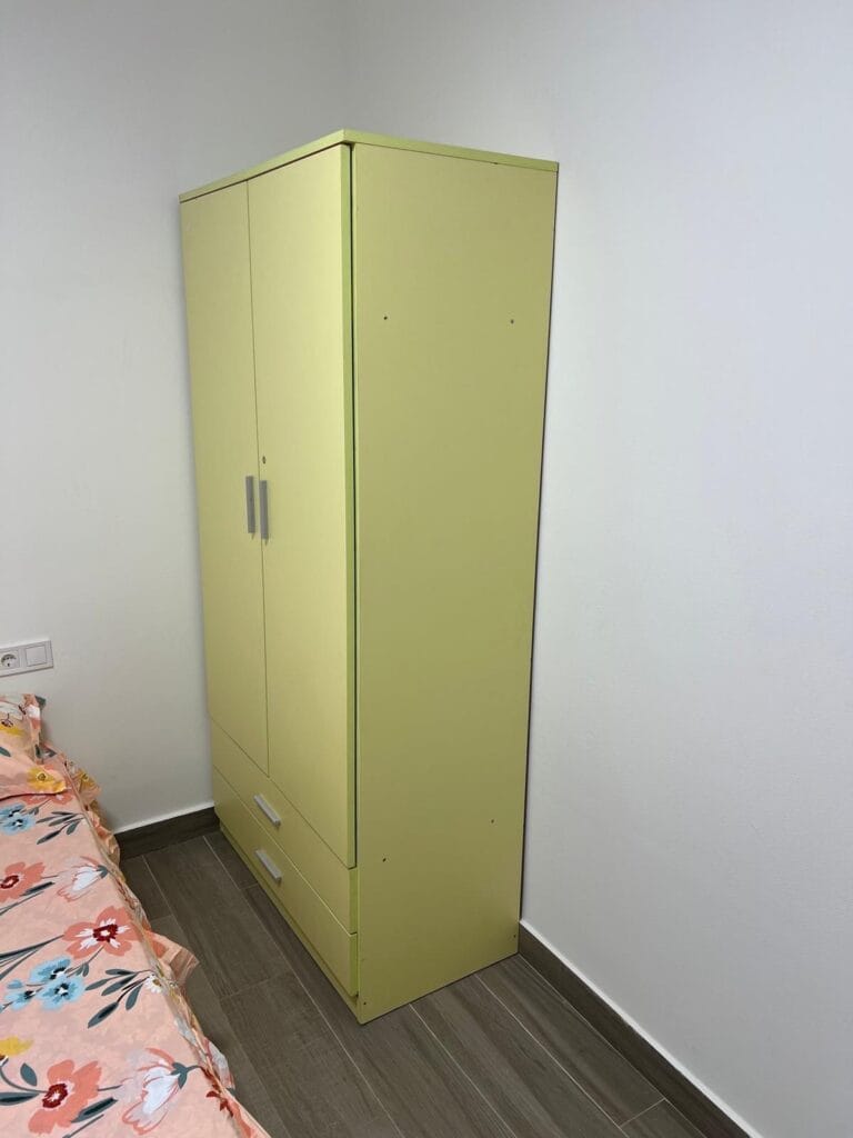 Piso para compartir de tres habitaciones — foto 4