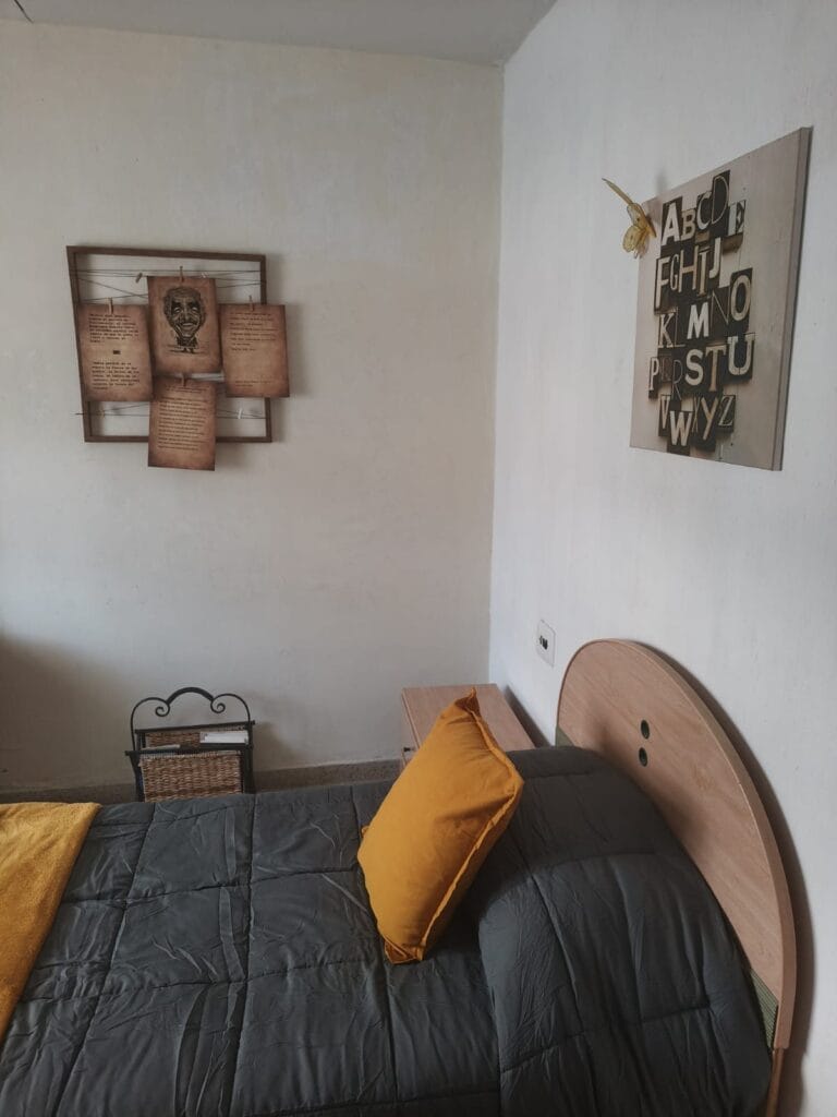 Habitación individual en casa grande con mucha finca — foto 2