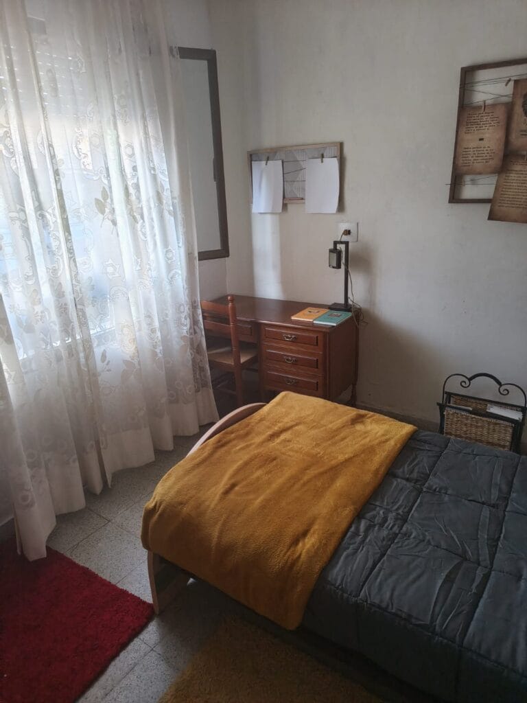 Habitación individual en casa grande con mucha finca — foto 3