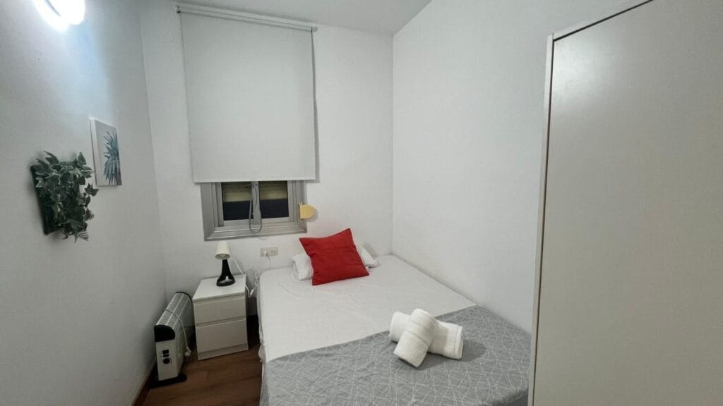 ✨ Habitación Individual en Sants – 450€ – Barcelona – Ideal Estudiante/Trabajador ✨ — foto 2