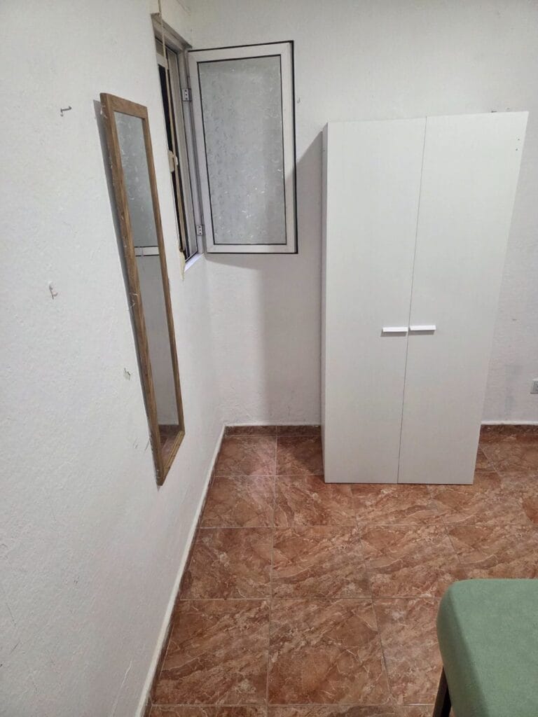 Habitación amplia y céntrica en avenida la plata — foto 4