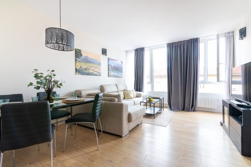 UNA HABITACIÓN EN ZONA TRANQUILA Y BIEN COMUNICADA — foto 6