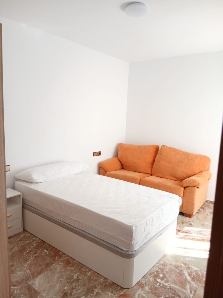 Alquilo habitación a mujer sola en Ejido — foto 2