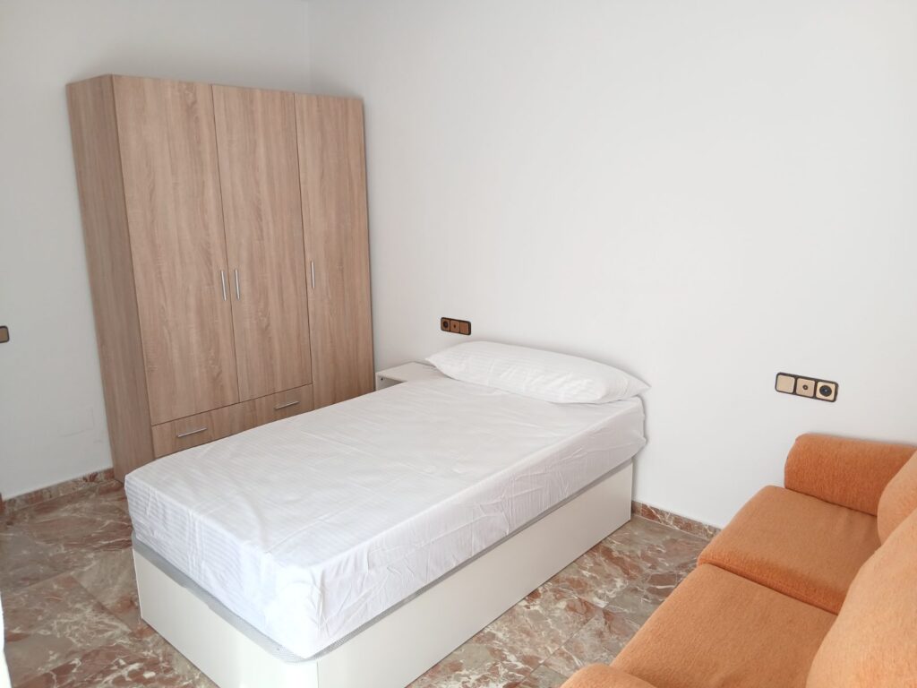Alquilo habitación a mujer sola en Ejido — foto 3