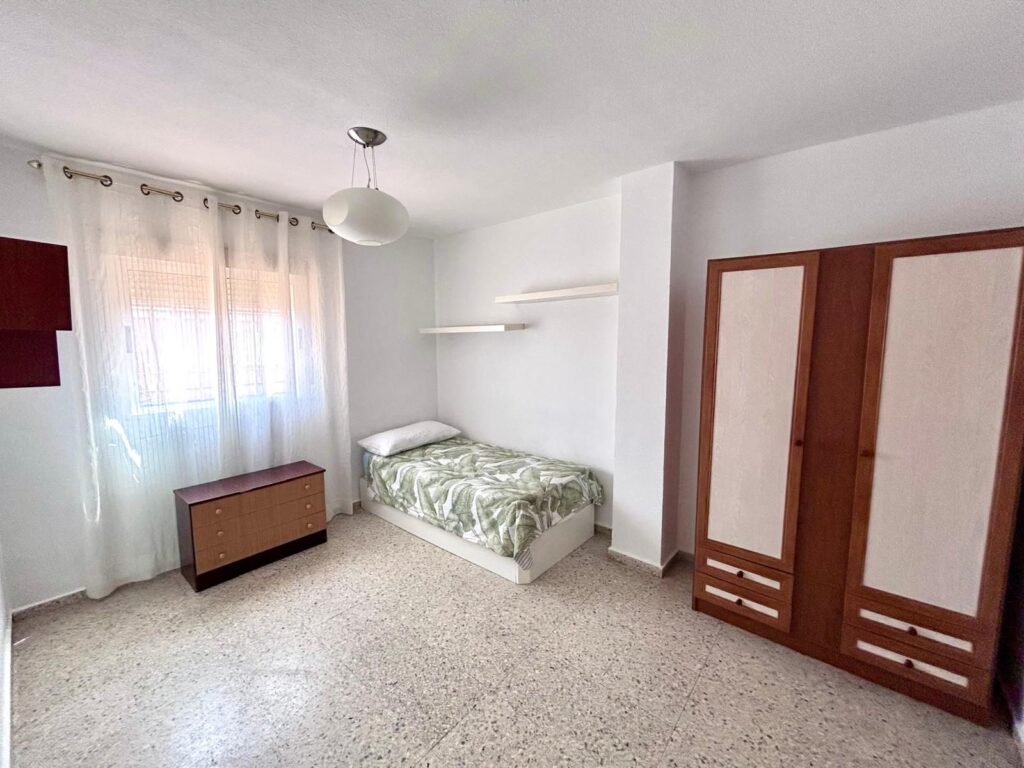 PISO LUMINOSO PARA ESTUDIANTES – JUNTO A FUENTENUEVA — foto 6