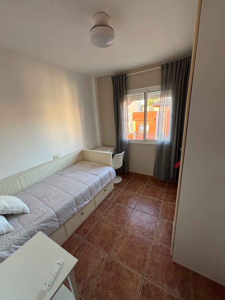 🏠 HABITACIÓN EN ALQUILER – LA TRINIDAD (MÁLAGA) — foto 2