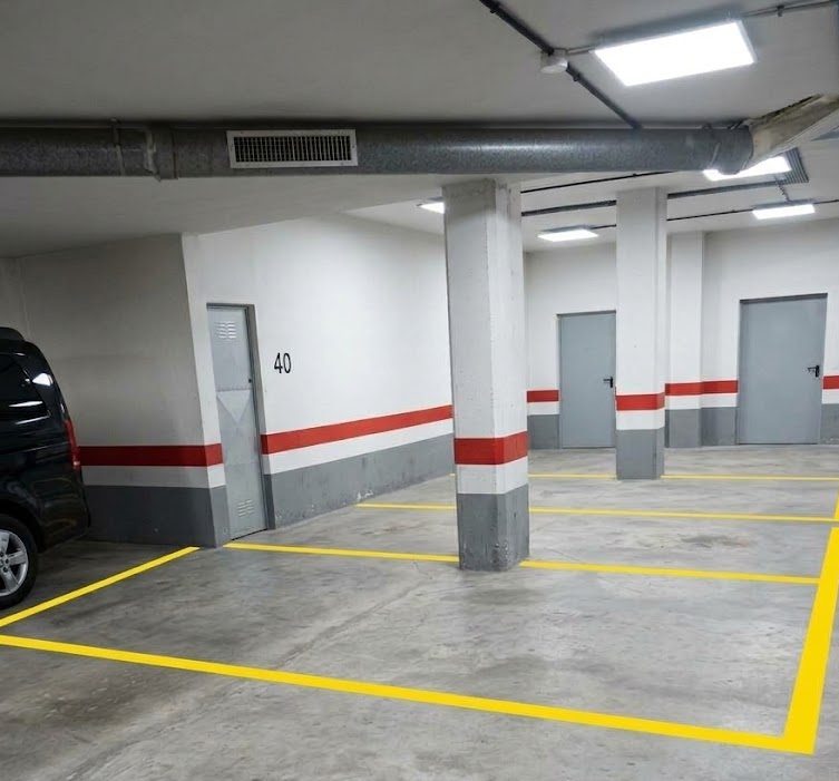 plaza de garaje coche y moto — foto 1