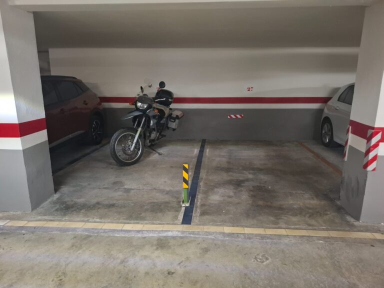 Plaza de Garaje para coche pequeño